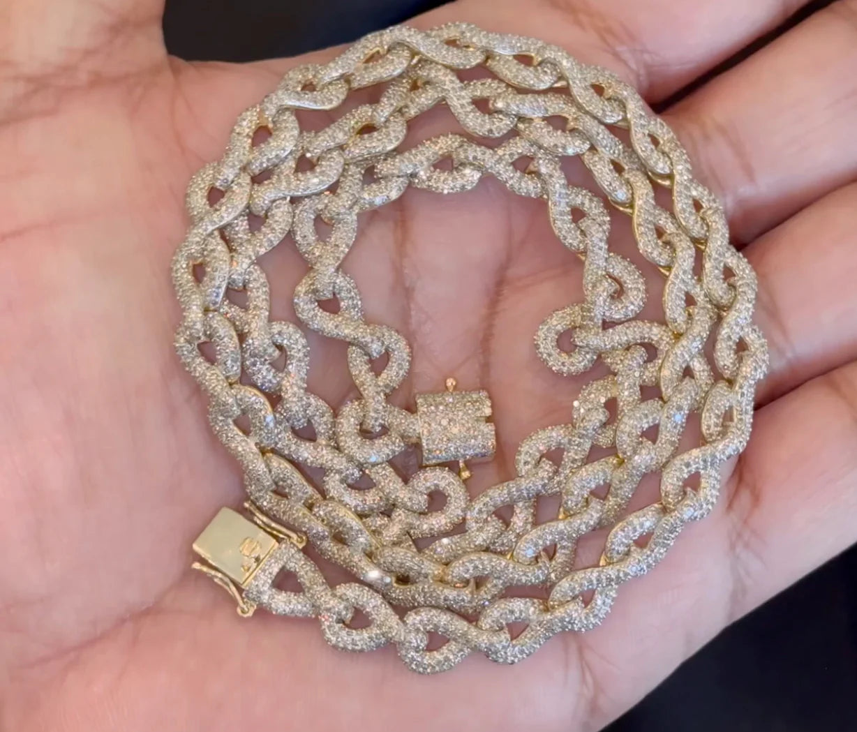 Infinity Link GOLD CHAIN NECKLACE