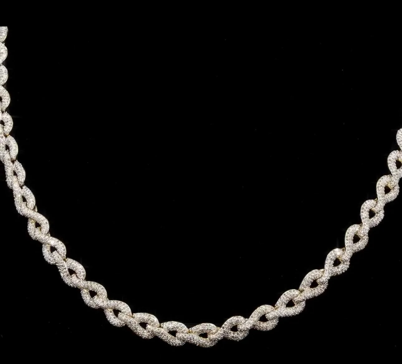 Infinity Link GOLD CHAIN NECKLACE
