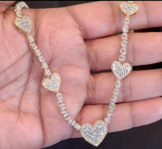 GOLD HEART CHAIN NECKLACE